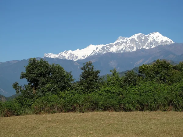 Cordillera de Annapurna cubierta de nieve —  Fotos de Stock