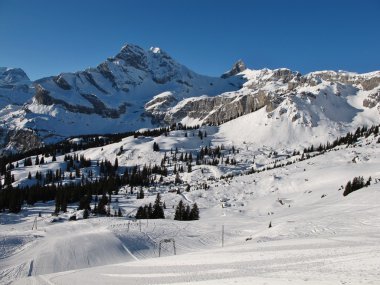 kayak pistlerine ve dağ braunwald, glarus canton içinde