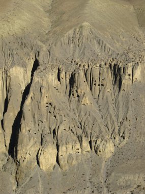 kalker kayalıklardan antik mağaralar