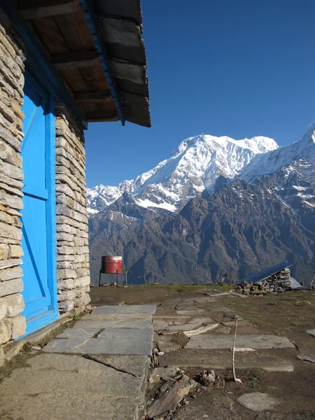 Annapurna south i mardi himal wysokiej obozu — Zdjęcie stockowe