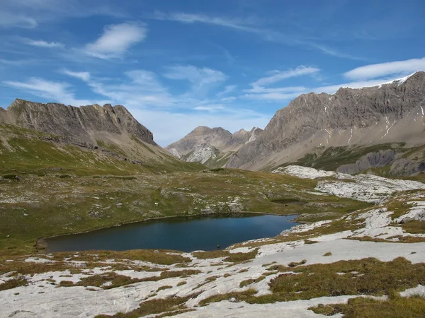 Гірське озеро біля на Sanetschpass — стокове фото