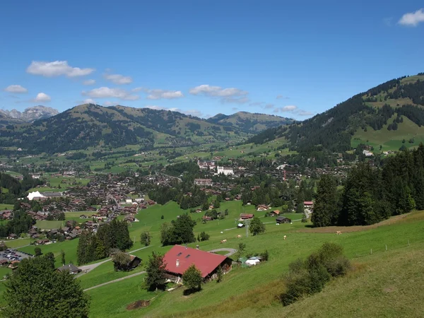 Beautiful Gstaad, Famous Holiday Resort — Stock Photo, Image