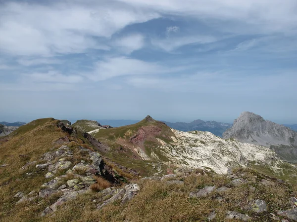 Picos de montanha coloridos — Fotografia de Stock