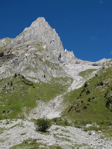 Majestoso pico de montanha — Fotografia de Stock