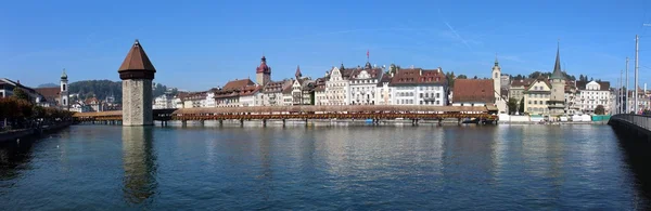 Kappelbrucke, berömda bron i Luzern — Stockfoto