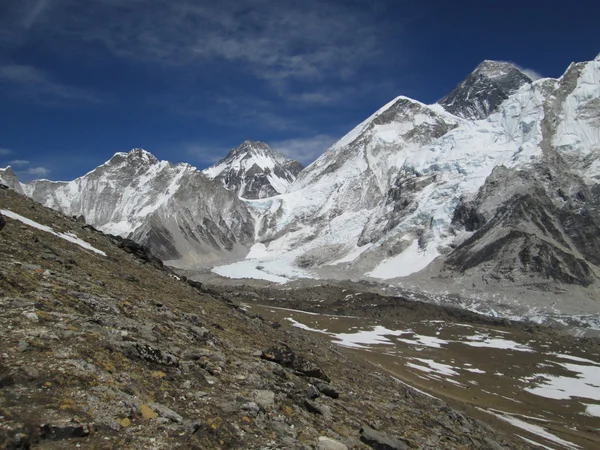 Κατασκήνωση βάσης του Everest και mt everest — Φωτογραφία Αρχείου