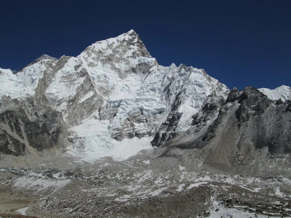 Nuptse and peak of Mt Everest — Stock Photo, Image