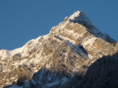 İsviçre Alpleri'nde gündoğumu