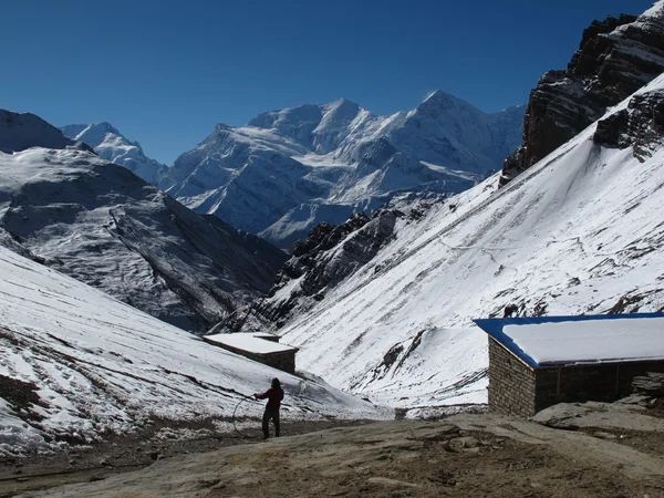 Thorung Klarner yüksek kamp Annapurna doğru görünümünden bir — Stok fotoğraf