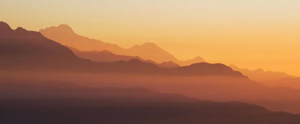 Beautiful sunrise in the Himalayas — Stock Photo, Image