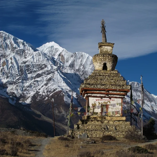 Stupa och gangapurna — Stockfoto
