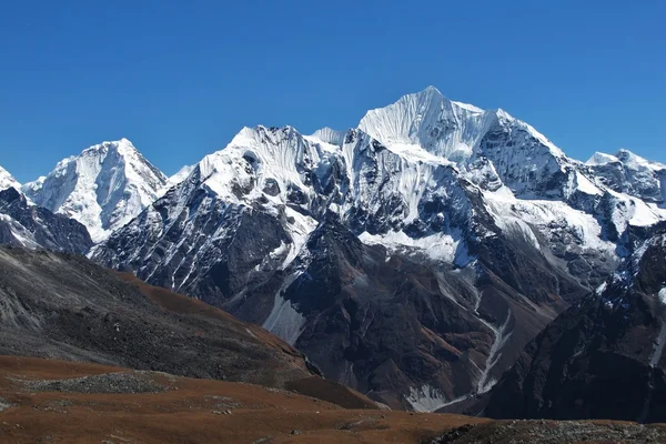 Hermosa vista desde Tsergo Ri — Foto de Stock