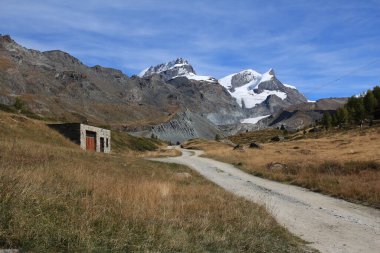 Fluhalp yakınlarındaki manzara, Zermatt.