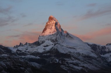 Matterhorn bir sonbahar sabahı.