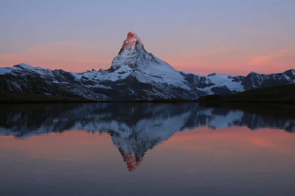 Luz Solar Tocando Monte Matterhorn Nascer Sol — Fotografia de Stock