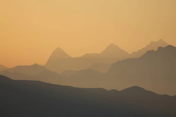 Outlines Mountain Ranges Golden Morning Hour — Stock Photo, Image