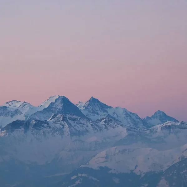 Céu Rosa Sobre Eiger Monch Jungfrau Cena Nascer Sol Nos — Fotografia de Stock