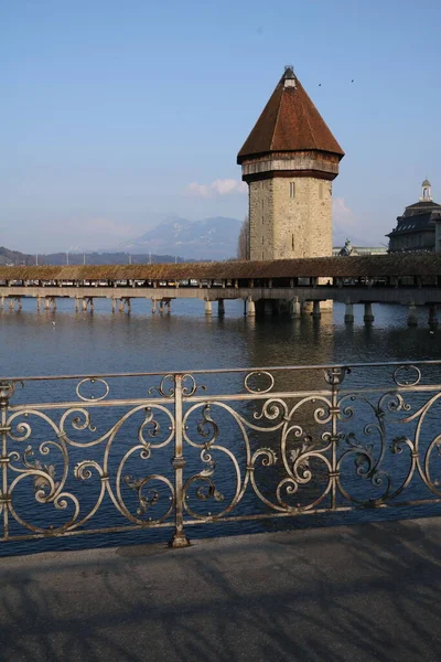 Historické Vodní Věž Slavného Dřevěného Mostu Lucerně Kaple Most — Stock fotografie