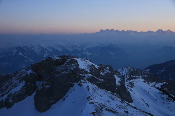 瑞士阿尔卑斯山冬季落日景象 — 图库照片