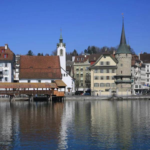 Gamla Byggnader Längs Floden Reuss Lucerne — Stockfoto