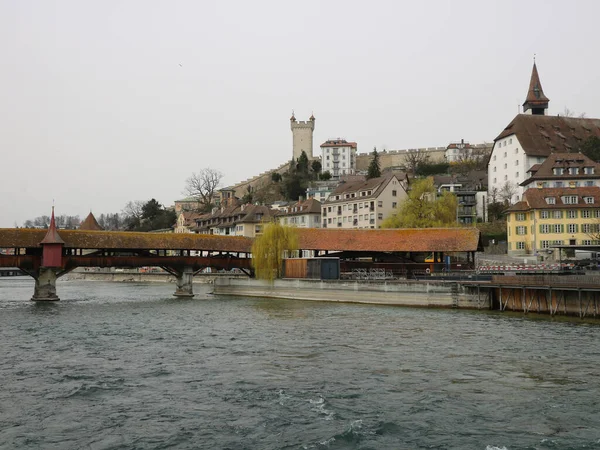 Část Zastřešeného Mostu Spreuer Domy Část Musegg Wall Lucerne — Stock fotografie