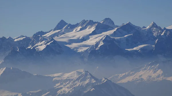 Yüksek Dağlar Lauteraarhorn Finsteraarhorn Pilatus Dağı Ndan Görüldü — Stok fotoğraf