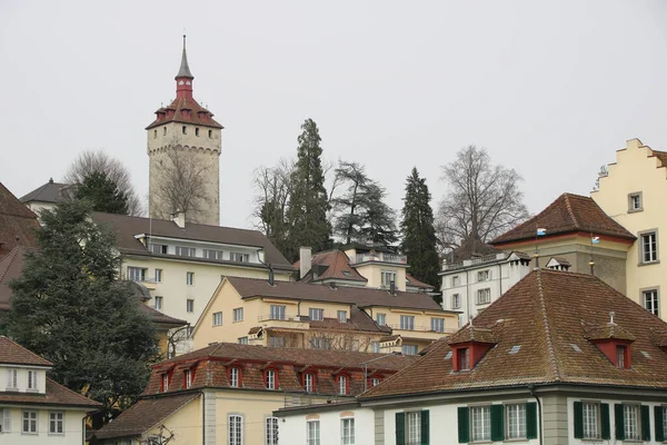 Dachy Domów Lucernie Wachtturm Zabytkowa Wieża — Zdjęcie stockowe