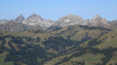 Zweisimmen, Rinderberg Dağı 'ndan görüldü..