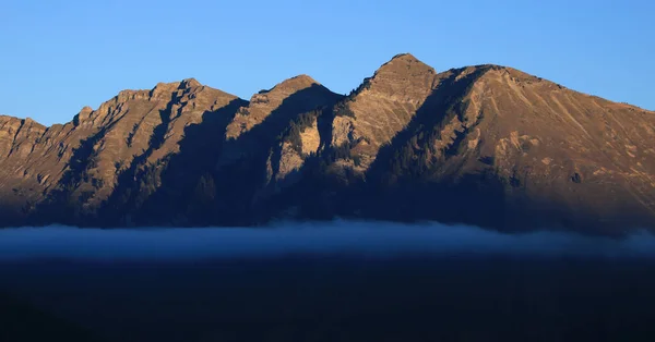 Gsteig Bei Gstaad的日出场景 — 图库照片