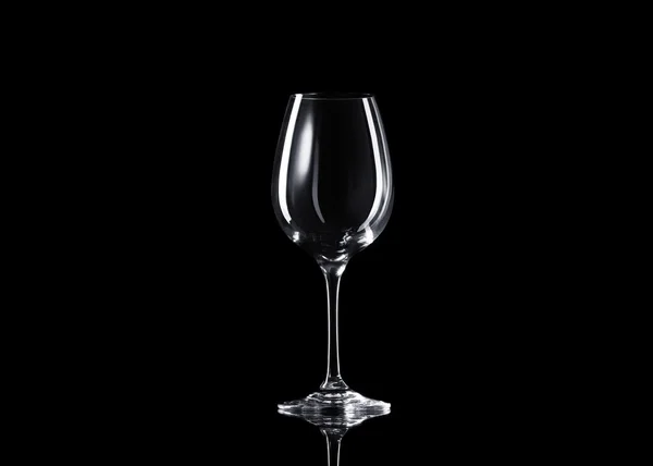 Vaso de vino vacío sobre fondo negro — Foto de Stock