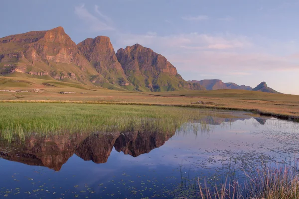 mavi gökyüzünün yansıması