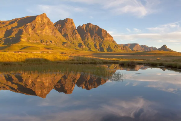 Reflejo de los picos — Foto de Stock