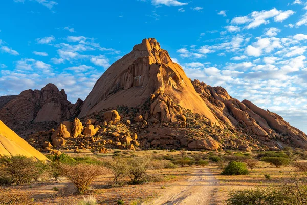 Early Morning Sunlight Granite Rocks Spitzkoppe Namibia Стокове Зображення