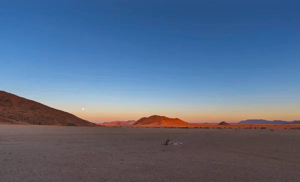 Full Moon Sunset Namib Desert Namibia —  Fotos de Stock