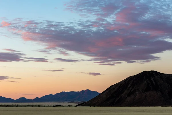 Хмари Червоного Кольору Після Заходу Сонця Наміб Пустиня Намібія — стокове фото
