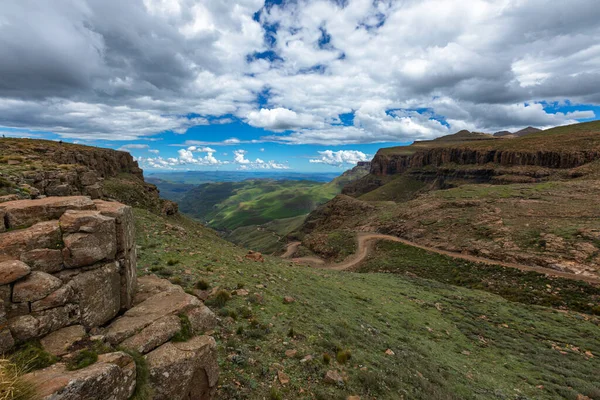 Blue Sky White Clouds Green Mountain Pass Sani Pass Drakensberg — Stock Photo, Image