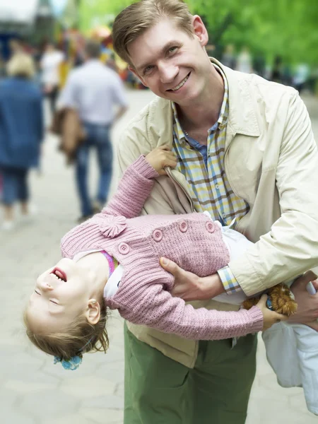 Отцовство счастья — стоковое фото