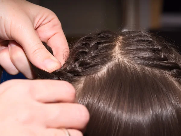 Tejer trenzas —  Fotos de Stock