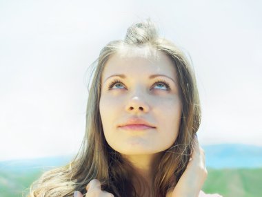 doğa genç kadınlara