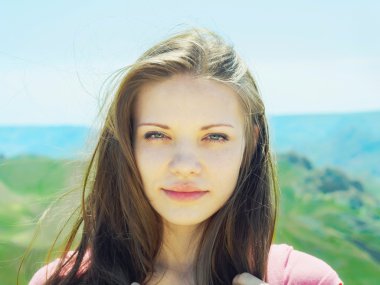 doğa genç kadınlara