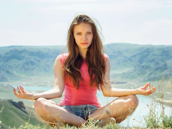 Young women at nature — Stock Photo, Image