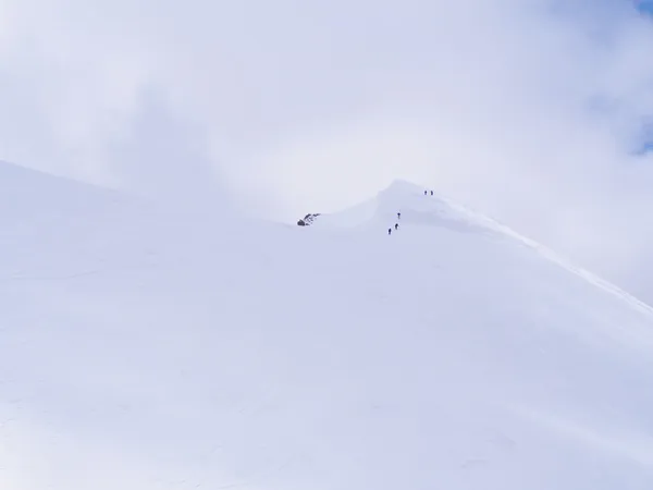 Bergsteiger in den Bergen — Stockfoto