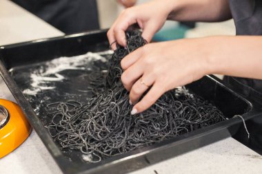 italian pasta, spaghetti, dough cutting