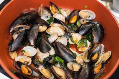  pasta with seafood, mussels, Italian cuisine, black pasta, tomatos cherry, shrimps