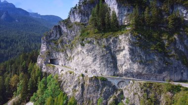 İtalya 'nın güzel manzara dağları