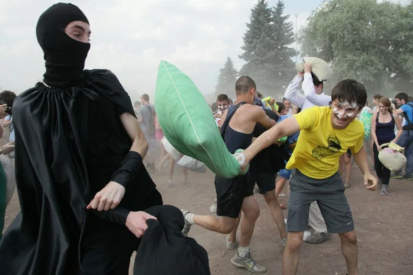 "Kampf mit dem Kopfkissen" — Stockfoto