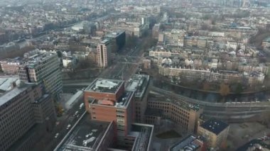 Amsterdam 'da Wibautstraat ve Moritskade Rhijnspoorplein' da altyapı kavşağında hava hızında artış. Şehir Amsterdam Şehri.