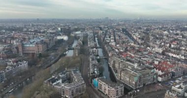 Amsterdam, 22 Aralık 2021, Hollanda 'da. Vijzelgracht ve Weteringschans altyapısı, Rijksmuseum 'un hava aracı görüntüleri..