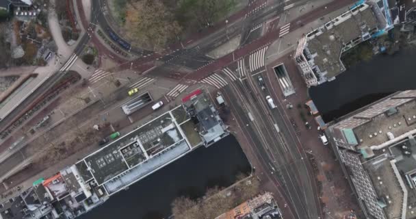 Luchtfoto drone beelden Vijzelgracht en Weteringschans infrastructuur, top down zicht. — Stockvideo