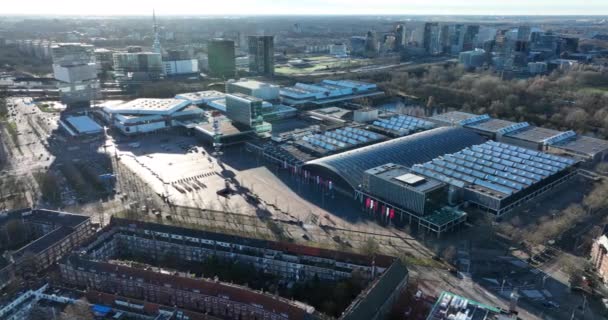 Amsterdam, 25th of December 2021, The Netherlands. RAI confention center and the ZuidAs business district in Amsterdam capital. Europe. — Wideo stockowe